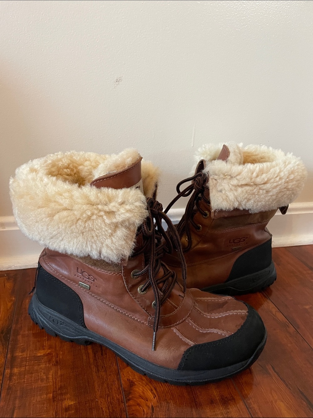 UGG Butte Brown Leather Lace-Up Shearling Rain & Snow Boots